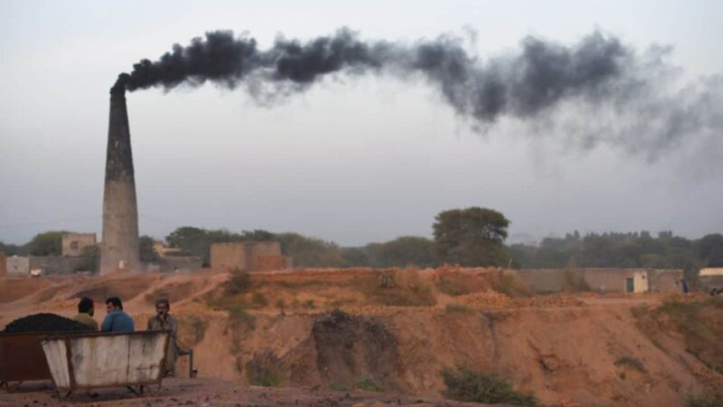 Environmental Protection Agency seals brick kilns, impounds cars
