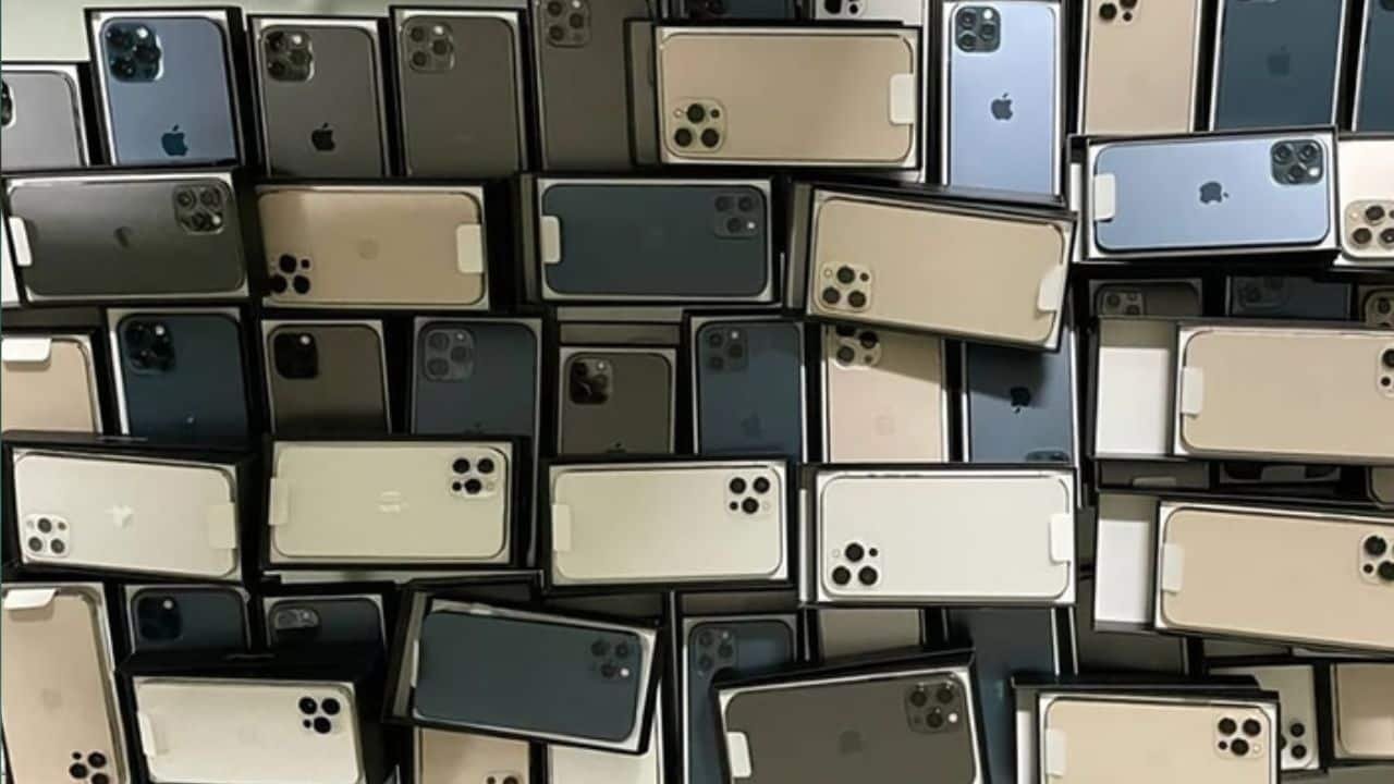 Customs successfully hampers smuggling of Phones worth more than Rs20 million