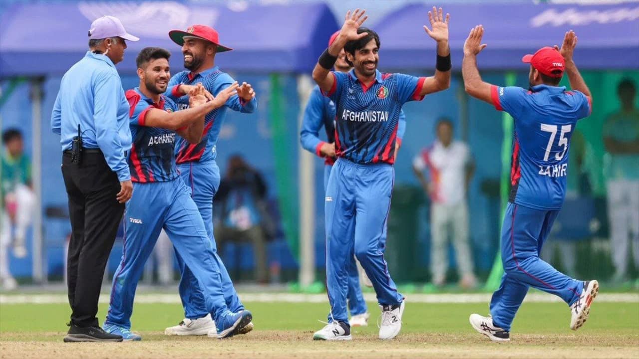 Afghanistan defeats Pakistan by 4 wickets to qualify for final