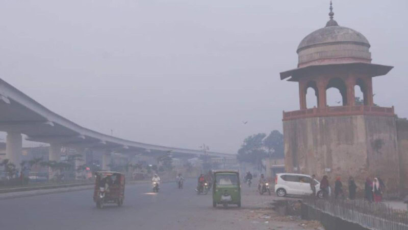 Lahore court orders closure of schools on Saturday, work-from-home twice a week