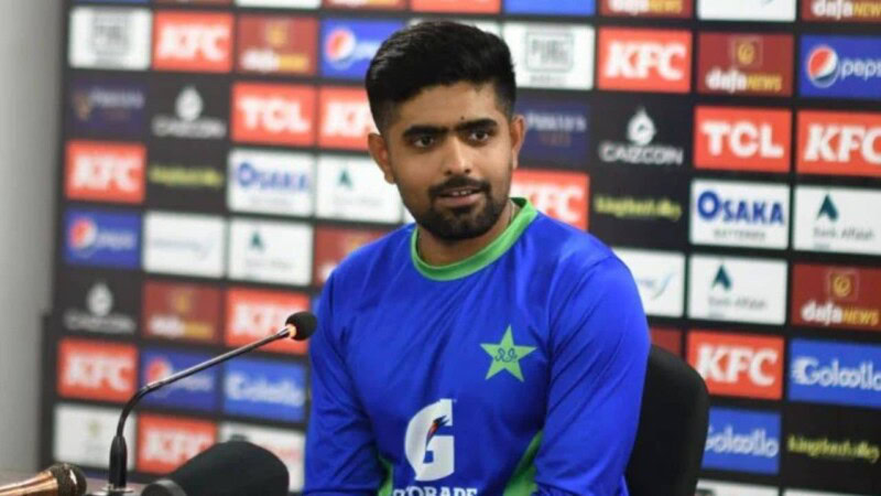 ‘TV pe baith kar baatein karna asaan, jis ne mashwara dena ha mera number sub ke pass hai’: Babar Azam