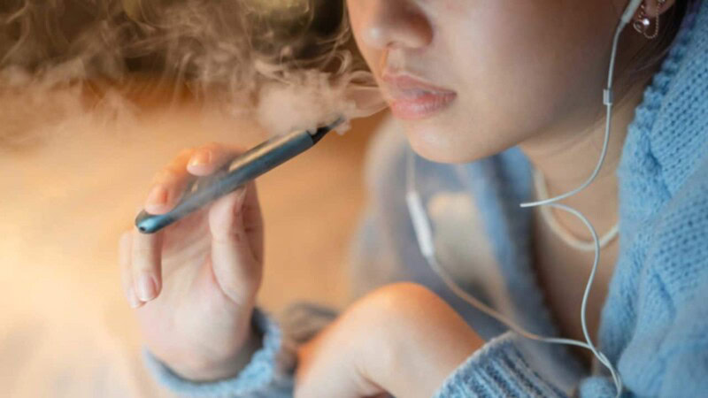 Children are being lured by e-cigarettes, World Health Organization warns