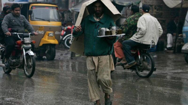 When is rain expected in Lahore?