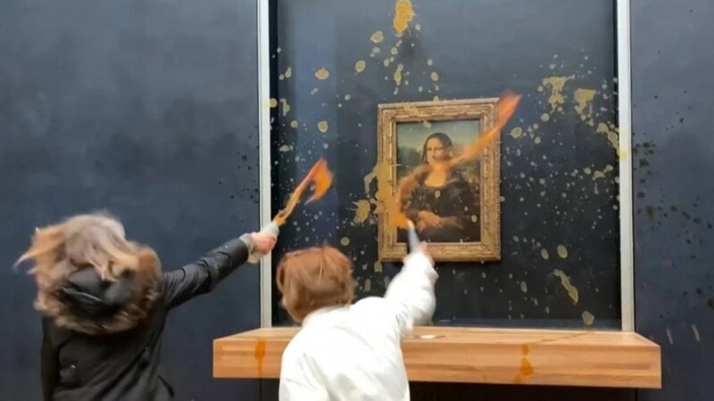 Mona Lisa gets souped as protest
