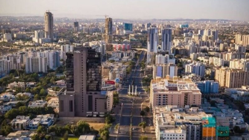 More than 200 Karachi buildings made with poor material