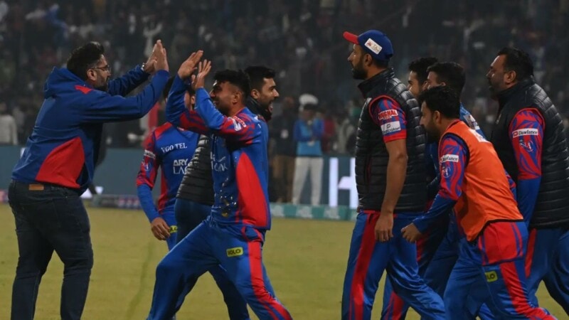PSL 9: Karachi Kings defeats Lahore Qalandars by two wicket in a close encounter