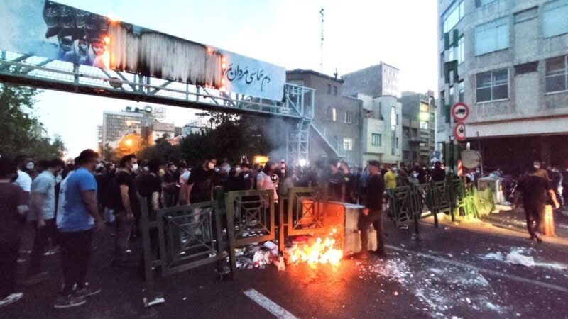 Iran sentences police officer to death for killing protester