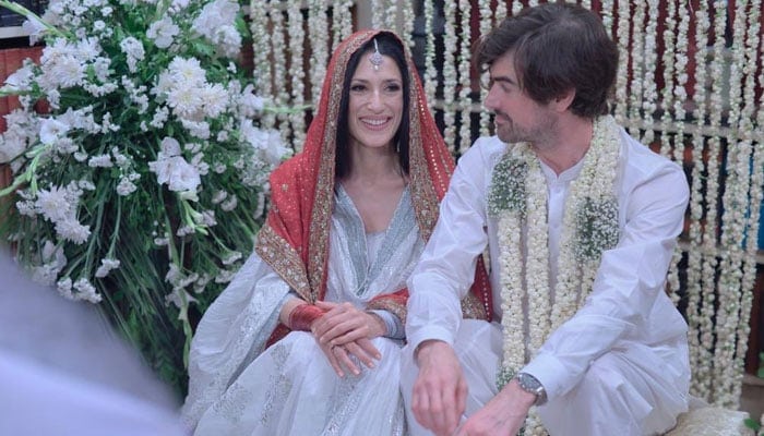 Fatima Bhutto becomes mother to baby boy