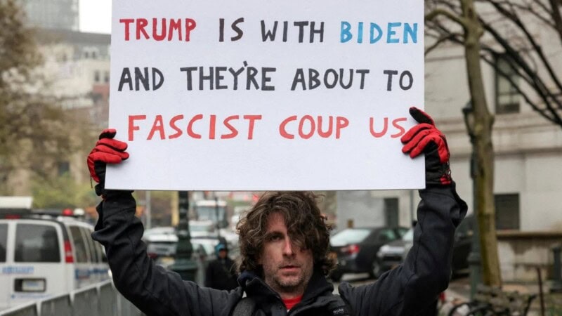 ‘Conspiracy theorist’ sets self on fire outside Trump trial