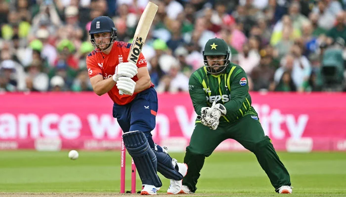 2nd T20: England defeats Pakistan by 23 runs