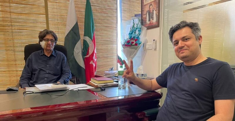 Hammad Azhar reappears in public after months, escapes police arrest