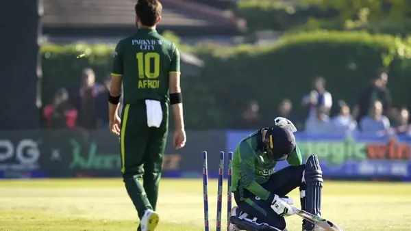 Pakistan defeats Ireland in 3rd T20 to clinch the series