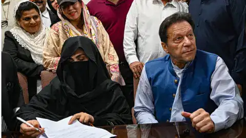 PTI alleges ‘pre-planned’ delay in trial against Khan, Bushra Bibi in Iddat case