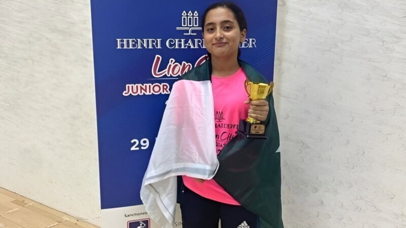 Pakistan’s Mahnoor Ali won gold in medal U-13 Squash Championship in Singapore