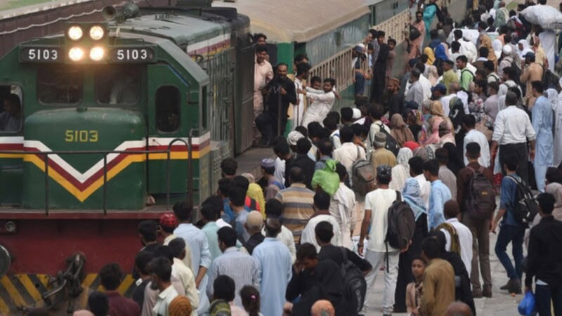 Special trains scheduled to run on Eid