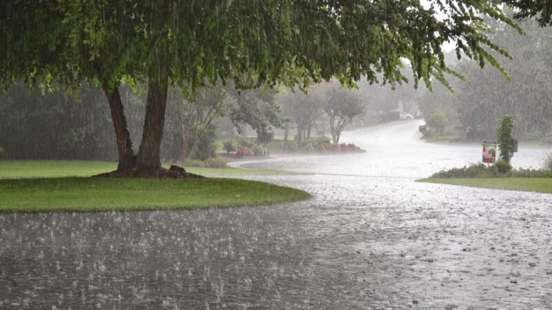 Pre-monsoon rain on the way to Pakistan