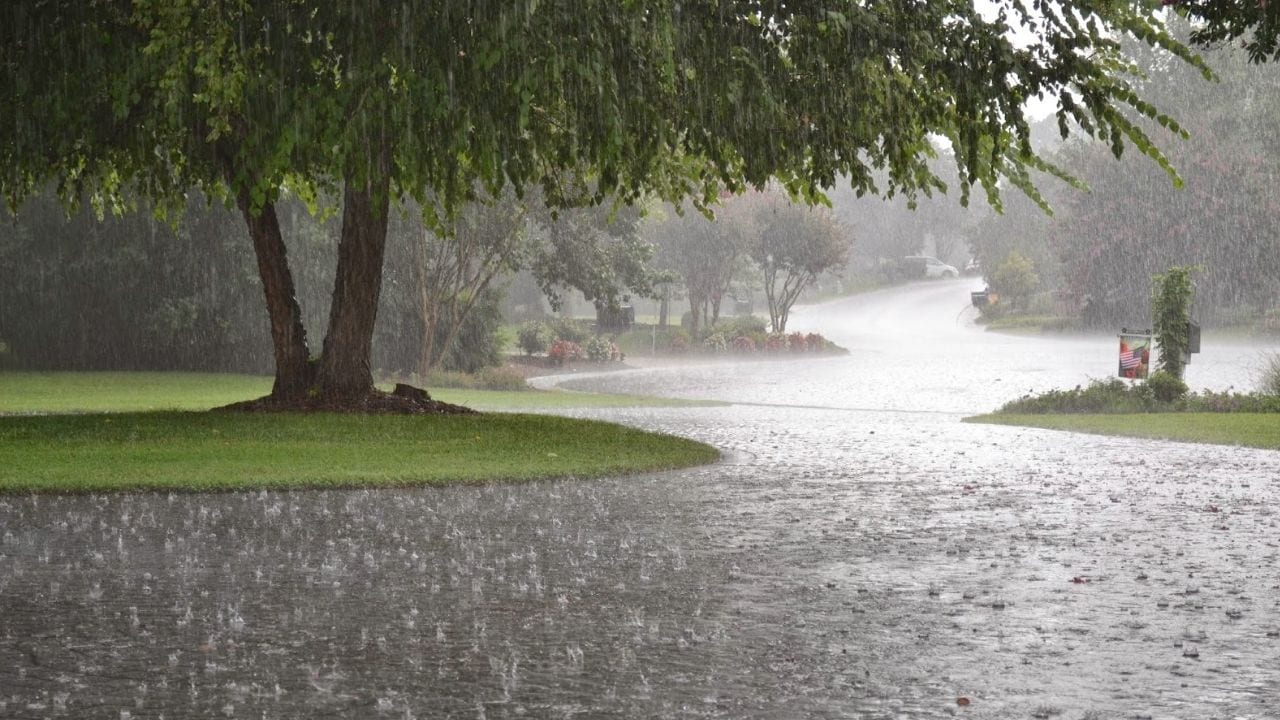 Pre-monsoon rain on the way to Pakistan