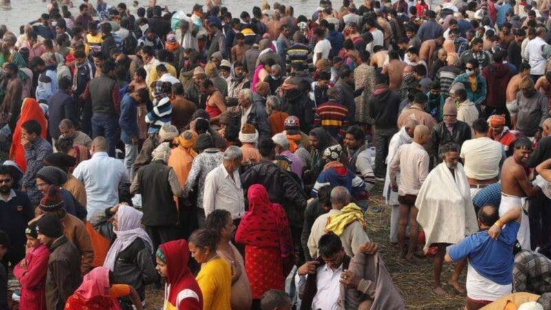 At least 27 crushed to death in India religious gathering: govt