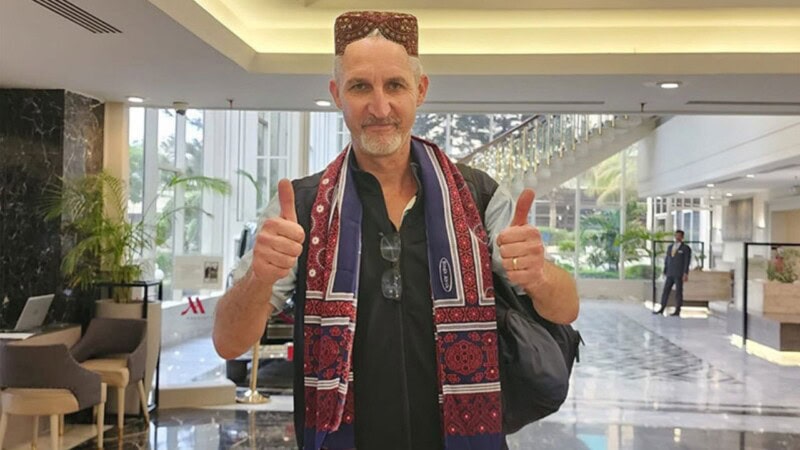 Pakistan test cricket team head coach Jason Gillespie reaches Pakistan