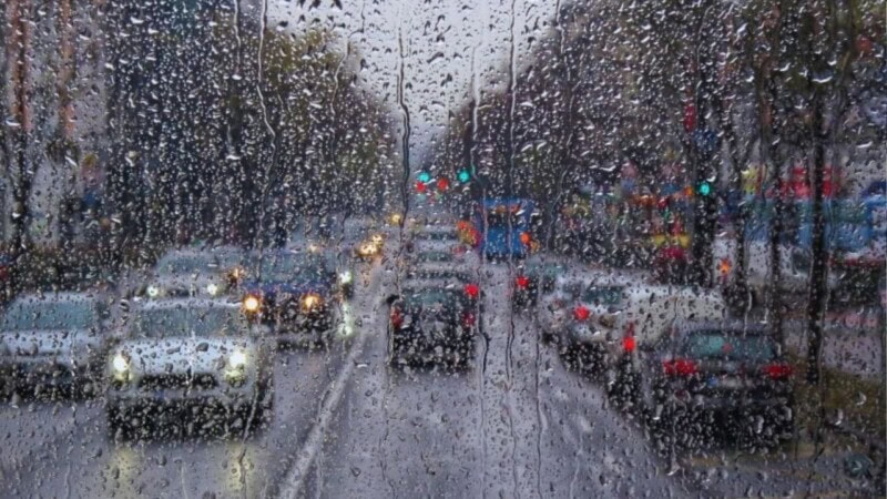 Rain on its way to Karachi