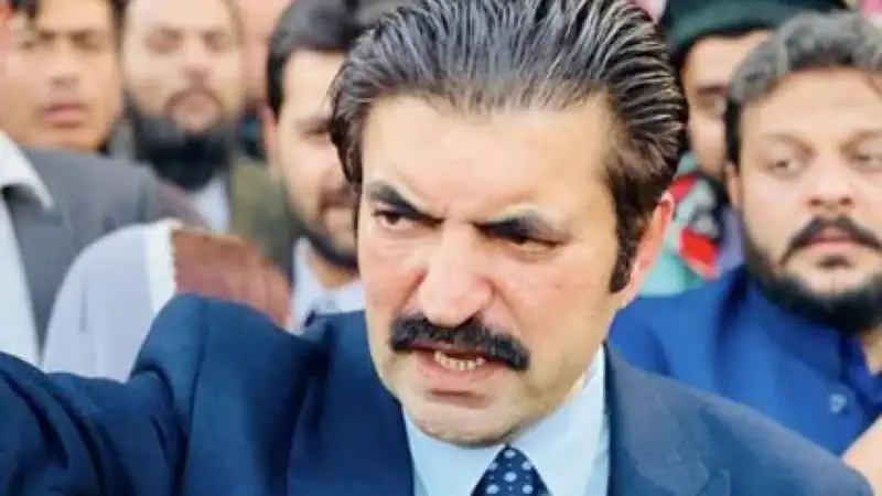 Unlike Fawad Chaudhry, I will not beg to be taken back into PTI: Sher Afzal Marwat