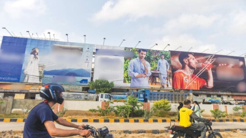 Sindh High Court orders all signboards removed from Karachi