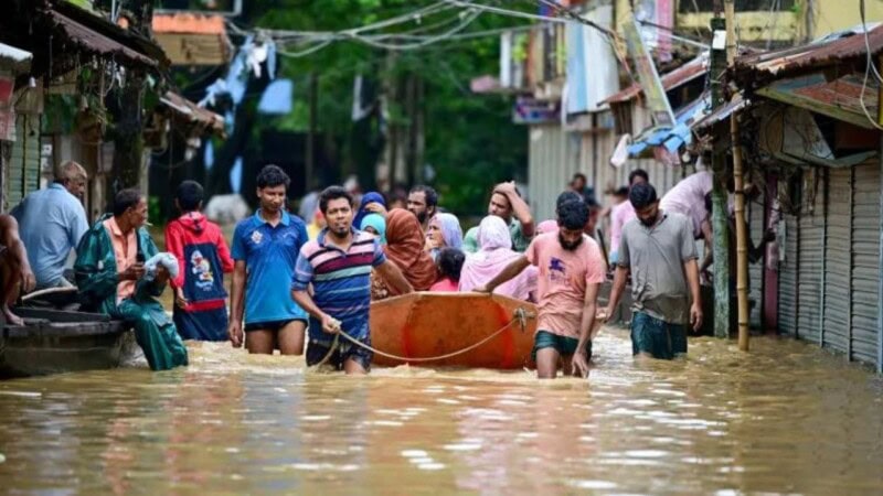 Nearly 300,000 Bangladeshis in emergency shelters after floods