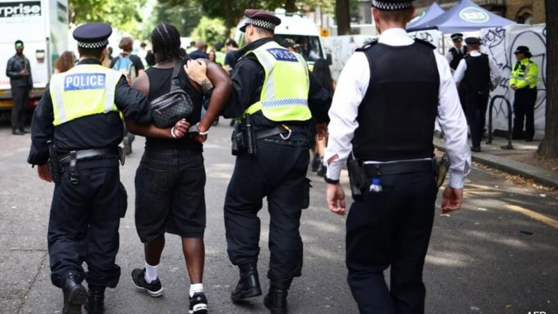 Eight stabbed, hundreds arrested at London’s Notting Hill Carnival