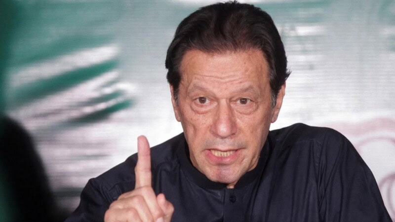 Imran warns of protests if Chief Justice Pakistan given extension