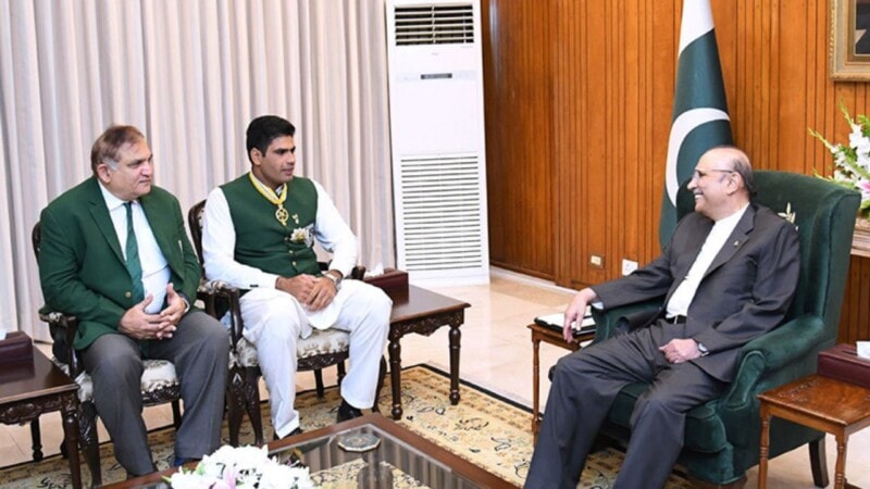 President Zardari announces Rs 10 crore for gold medalist Arshad Nadeem