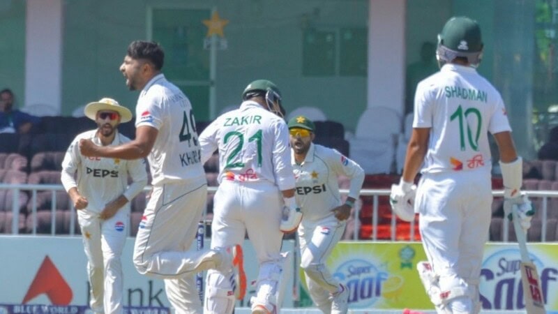 Bangladesh all out for 262; Pakistan lose two wickets in second innings