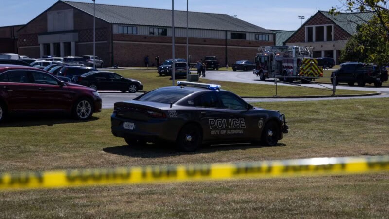 14-year-old boy kills four in US school shooting