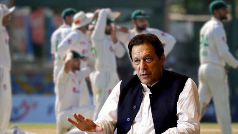 Imran Khan lambasts Pakistan cricket team