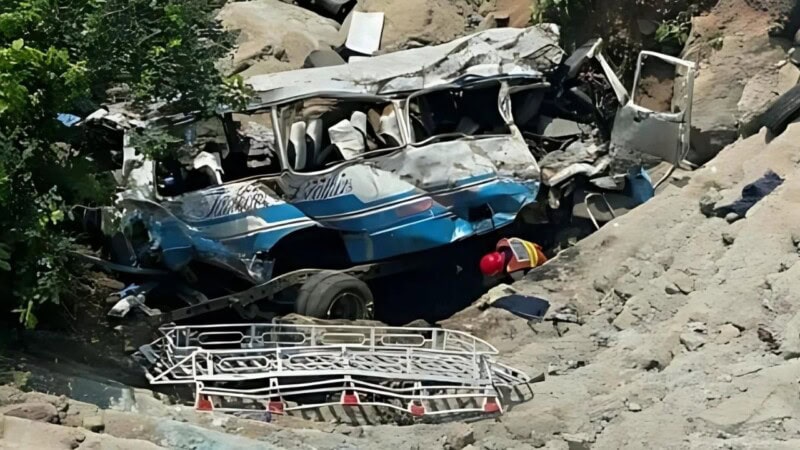 10 killed, several injured in Iran bus crash: report