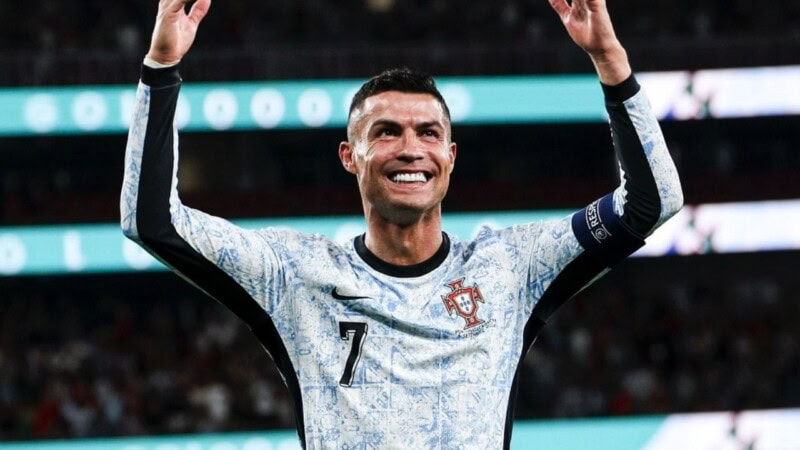 Cristiano Ronaldo hits 900 career goals