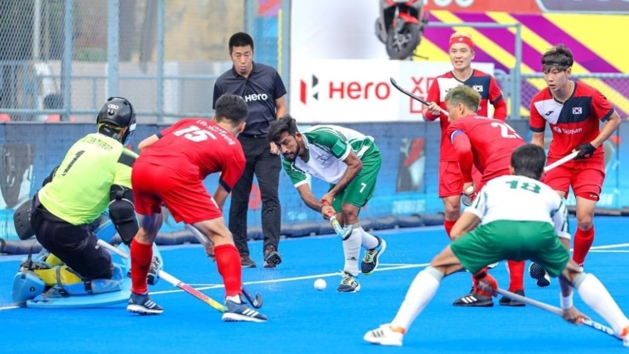 Pakistan's two goals in last minute ended the match in a draw