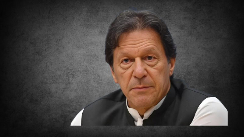‘Establishment ke log right dikha kar left marte hain’: Imran Khan