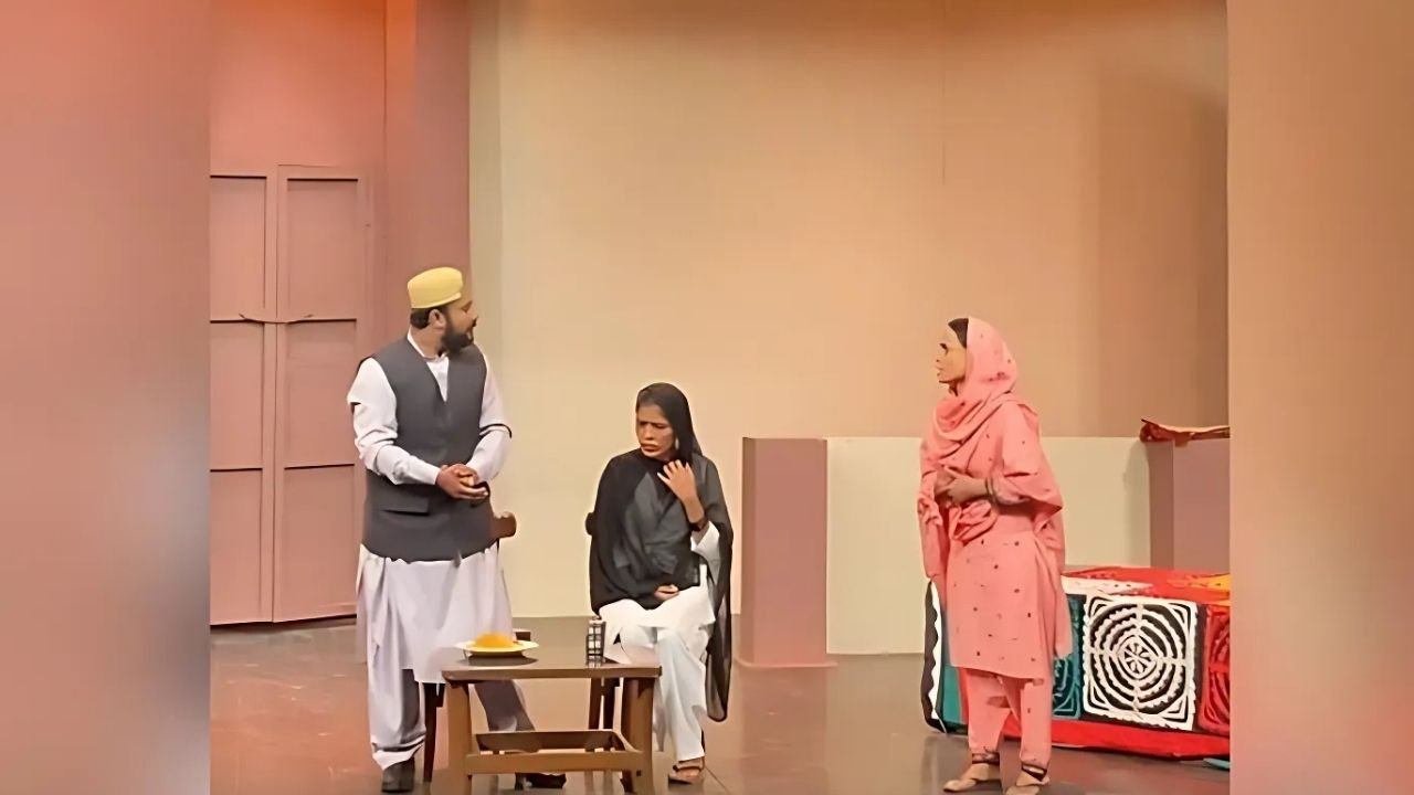 Theatre play 'Chaturaee' set for Urdu performance at World Culture Festival today