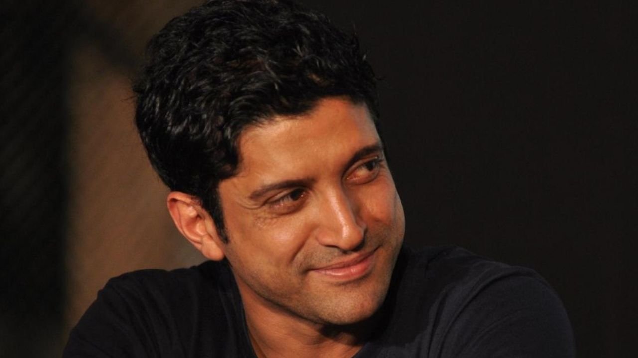 Why does Farhan Akhtar prefer staying in over going out?