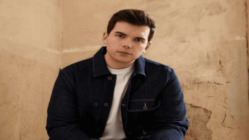Luke Newton Biography, Early Life, Career & Net Worth