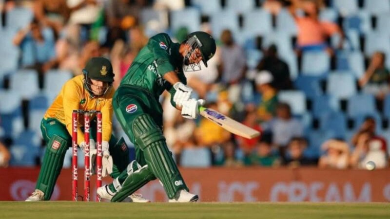 Video: Saim Ayub stops Abbas Afridi from taking a single run in last over