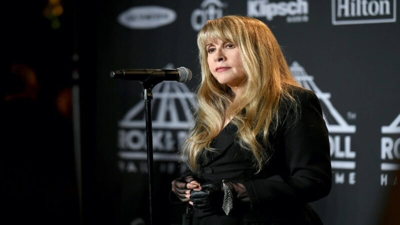 Heartbreaking Experience of Stevie Nicks: Tribute to Firefighters Who Save House on Fire