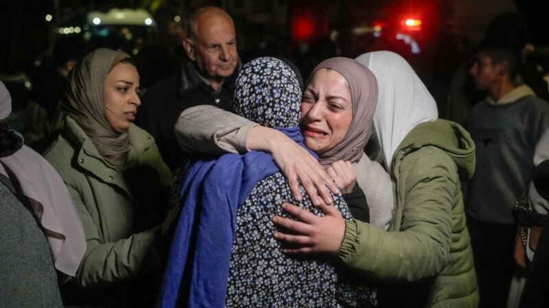 Israel Frees 90 Palestinian After Hamas Releases Hostages