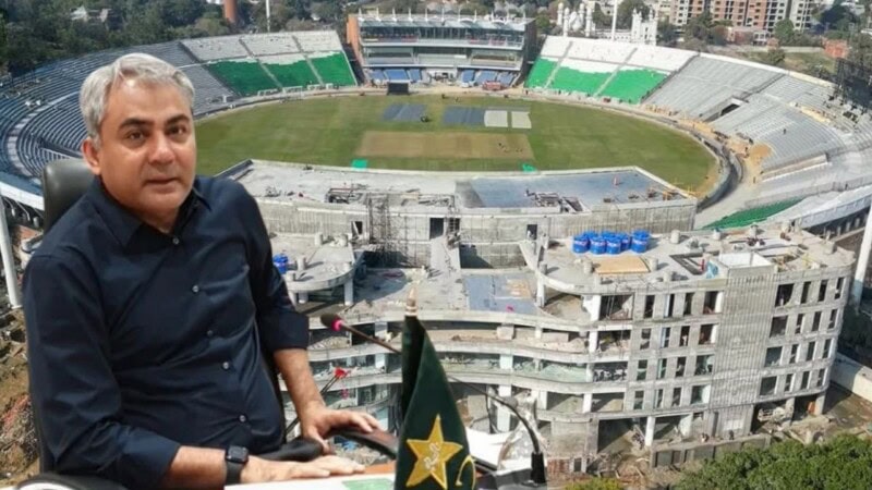 Mohsin Naqvi has special gift for workers upgrading Gaddafi Stadium