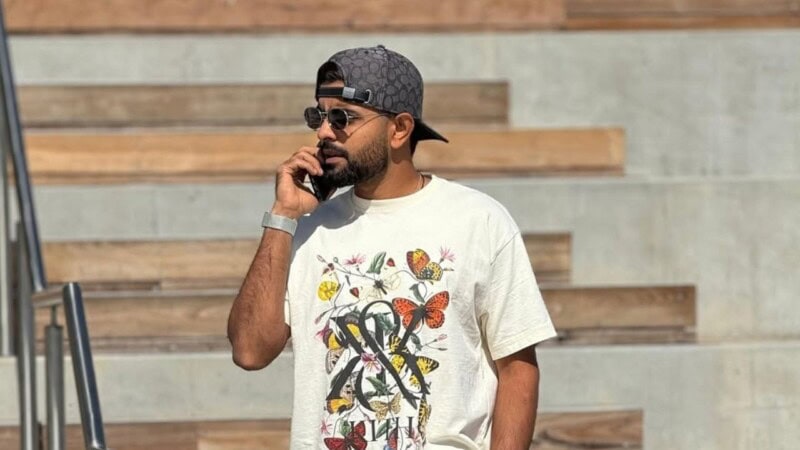 Babar Azam loses his mobile phone