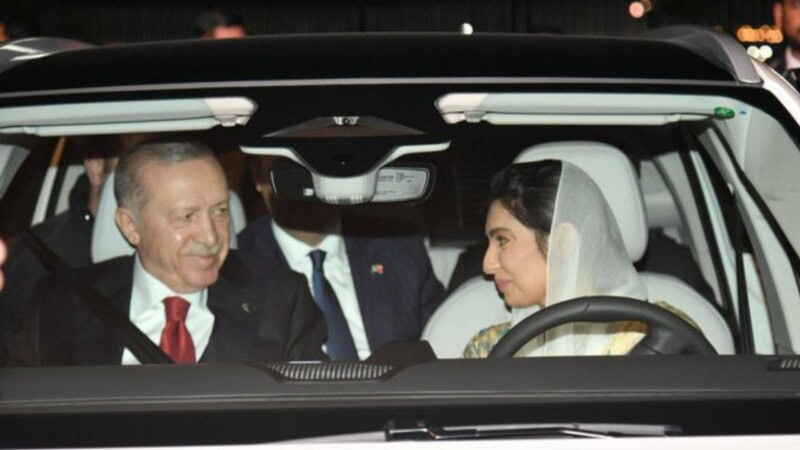 Aseefa Bhutto drives two Presidents in girl-boss move