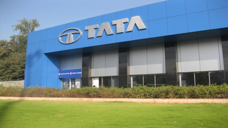 Tata Motors Shares Drop 7% Amid Trump’s 25% Auto Tariff Threat to JLR