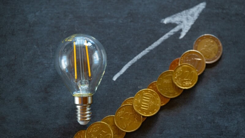 Pakistan facing nearly triple the power costs as compared to China, India, US: report