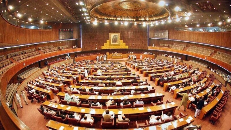 Federal ministers, advisers to get up to 188 percent hike in salaries