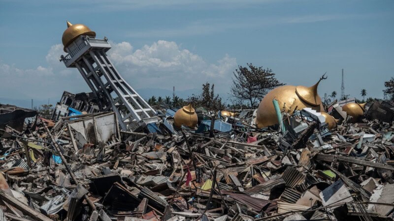 Indonesia Earthquake: 6.1 Magnitude Shake Hits Sulawesi, Sending Locals Running